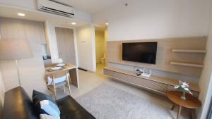 For RentCondoPattaya, Bangsaen, Chonburi : Condo for rent Unixx Pattaya Khao Pratumnak Sea view Special price 12000 Very cheap, only one room, hurry up, high floor, very beautiful view, size 1 bed 35 sqm, 23rd floor, Pattaya Bay view, for rent only 12,000 baht, very cheap, dont delay, reduced from