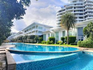 For SaleCondoHuahin, Prachuap Khiri Khan, Pran Buri : For sale: Condo by the sea in Hua Hin city center, prime location