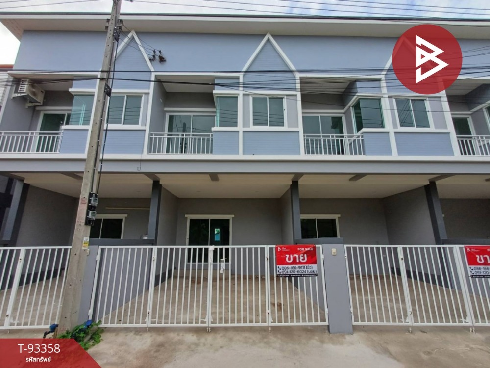 For SaleTownhouseSamut Songkhram : For sale: 2-storey townhouse, total of 3 houses, Soi Suan Kaew, Samut Songkhram