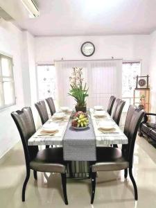 For RentHouseNonthaburi, Bang Yai, Bangbuathong : HR1811 Single house for rent, fully furnished, ready to move in, Oriental House Village, near Central Westgate