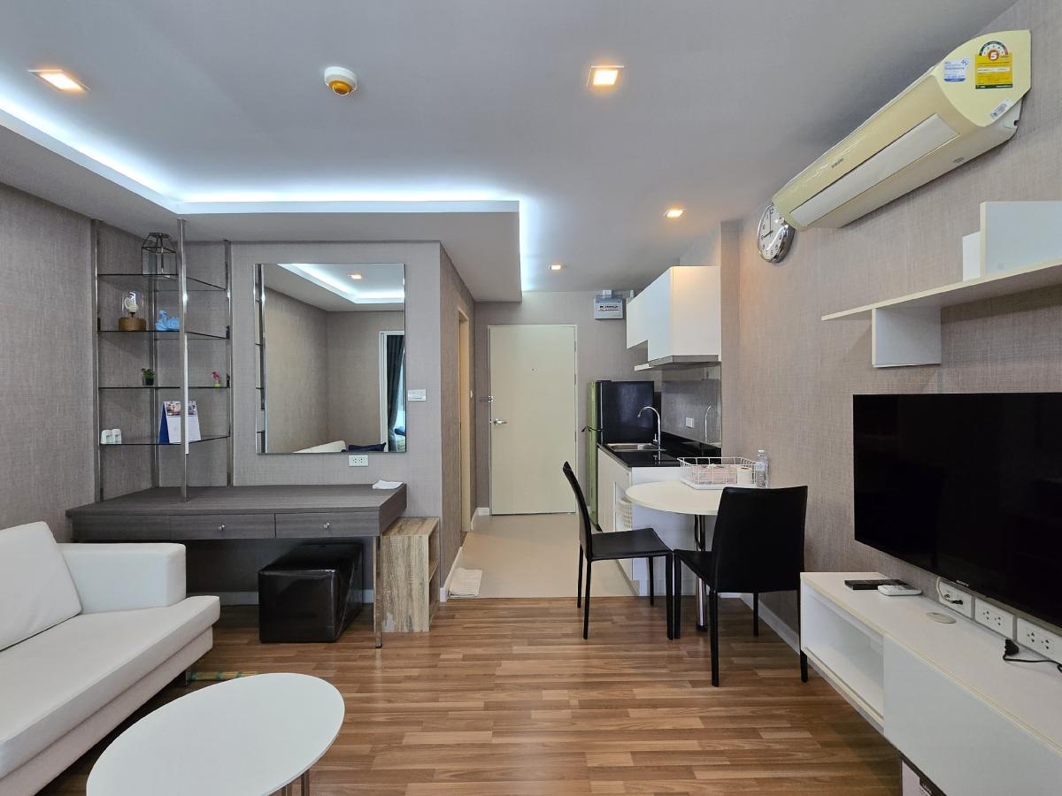 For RentCondoYothinpattana,CDC : For rent 🚅 We condo Ekkamai-Ramintra, beautiful room, fully furnished, pool view 📱Line: @promptcondo