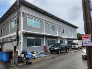 For RentWarehouseYothinpattana,CDC : 🌟Warehouse + Office Building, Soi Pho Kaew 3, total area 1040 sq.m., can be used as a small factory🌟