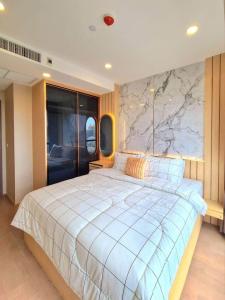 For RentCondoSiam Paragon ,Chulalongkorn,Samyan : Luxurious Condo for Rent at Ashton Chula - Silom in the Heart of the City! Close to BTS Chong Nonsi with Full Amenities