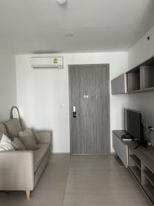 For RentCondoVipawadee, Don Mueang, Lak Si : Condo for rent: Knightsbridge Phaholyothin-Interchange, on Phaholyothin main road