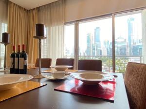 For RentCondoWitthayu, Chidlom, Langsuan, Ploenchit : ✨ Condo for Rent, Royal Residence Park, 3 beds near Lumphini Park, MRT Lumphini