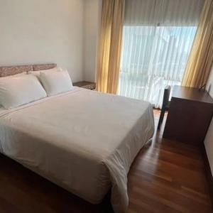 For RentCondoWitthayu, Chidlom, Langsuan, Ploenchit : FOR RENT: Royal Residence Park