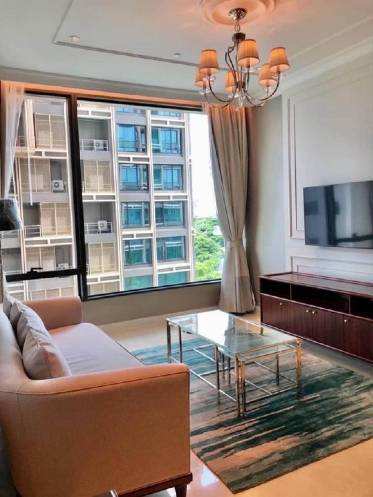 For RentCondoWitthayu, Chidlom, Langsuan, Ploenchit : ++For rent urgently++ Beautiful room, Sindhorn Residence, 1 bedroom, 1 bathroom, 73.9 sq m., 5th floor, fully furnished, ready to move in.