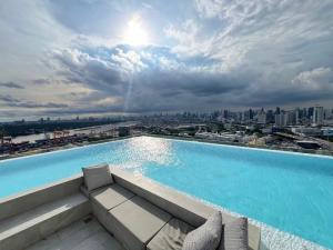 For SaleCondoOnnut, Udomsuk : Fully furnished condo, ready to move in, Chao Phraya River view, price 3.99 million baht, free transfer