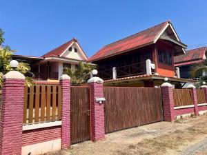 For RentHouseChiang Mai : Owner for rent, single house, near Central Festival Chiang Mai, on an area of ​​400 sq m., on the Chiang Mai-Doi Saket Superhighway (Soi Wat Nam Phrae)