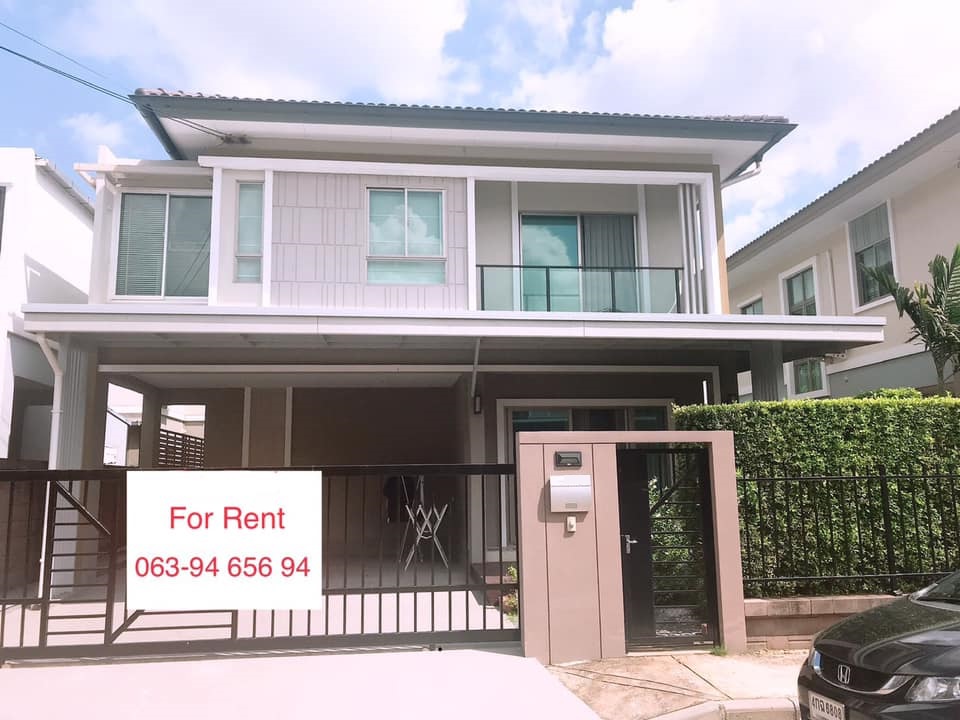 For RentHousePattanakan, Srinakarin : H098 House for Rent, The Plant Estique Pattanakarn 38, available for Nov.