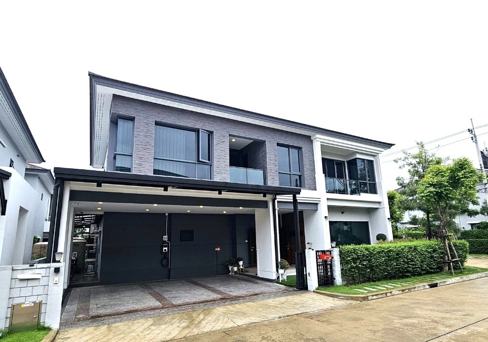 For SaleHouseMin Buri, Romklao : Luxury single house, corner house, The City Village, Rama 9 - Ramkhamhaeng. The house is in very new condition. The owner took good care of it. Complete furniture. Ready to install solar cell system. Close to the expressway and Sammakorn BTS station.