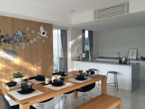 For RentHouseLadkrabang, Suwannaphum Airport : 👉 Modern Minimalism House for Rent, Courtyard Villa Rama 9-Wongwaen Ramkhamhaeng Krungthepkreetha