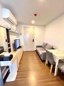 For RentCondoPinklao, Charansanitwong : 👑 Chewathai Hallmark Charan 13👑 1 bedroom, 1 bathroom, size 26 sq m., 5th floor, built-in furniture and complete electrical appliances