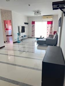 For RentCondoPattanakan, Srinakarin : Penthouse for rent, high floor, good location, fully furnished