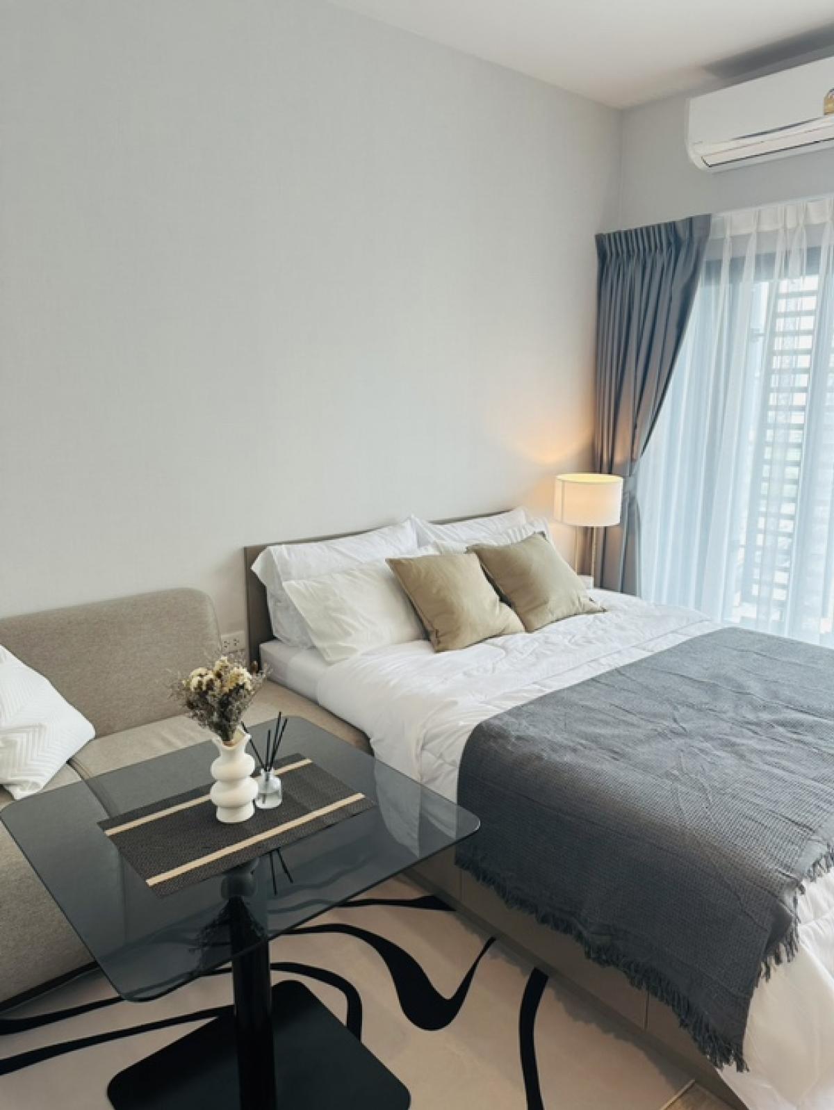 ให้เช่าคอนโดพระราม 9 เพชรบุรีตัดใหม่ RCA : Condo :📌Ideo rama9-Asoke🧲(For rent)Location : Near mrt rama9Floor : 21Size :27 SQM (studio)Type : 1Bedroom 1Bathroom Rent Price : 16,500/months 公寓 :📌Ideo rama9-Asoke🧲（出租）地點 : 靠近拉瑪9地鐵站樓層 : 21面積：27 平方公尺（單間）類型 : 1臥室1浴室 租金價格：16,500/月 ***ห้องว่างพร้อมเข้าอยู่*