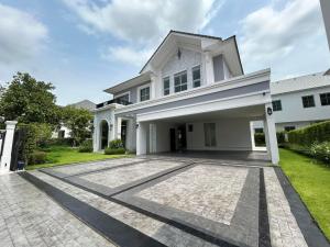 For RentHouseLadkrabang, Suwannaphum Airport : Luxurious single house, large house, good location, easy to travel, fully furnished