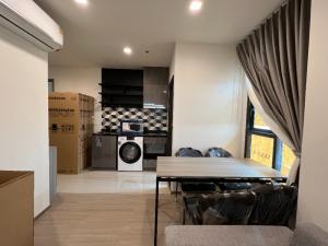 For RentCondoRama9, Petchburi, RCA : THE BASE 47sqm 2B/1B