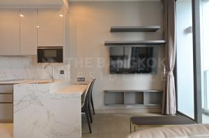 For RentCondoRatchadapisek, Huaikwang, Suttisan : 🔥 Urgent for rent, very cheap, Q The esse at singha complex, 1 bedroom, 1 bathroom, 35 sq.m., only 28,000 baht, beautiful, very livable, beautiful project, next to the BTS