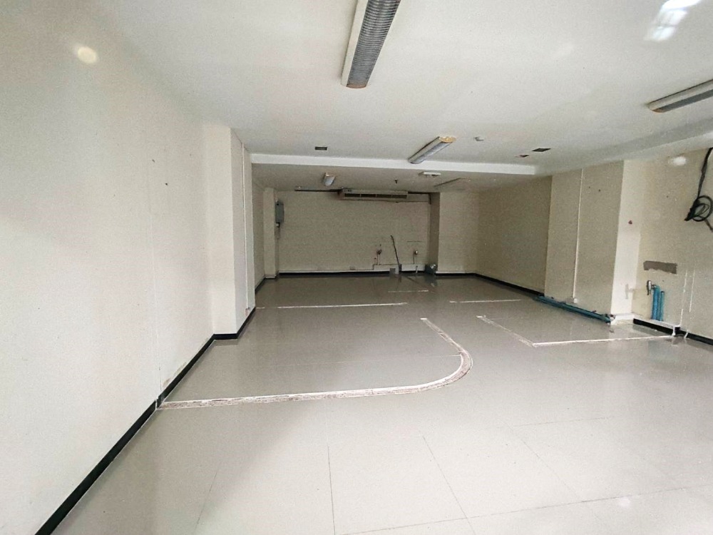 For RentRetailSukhumvit, Asoke, Thonglor : Shop space for rent at Asoke