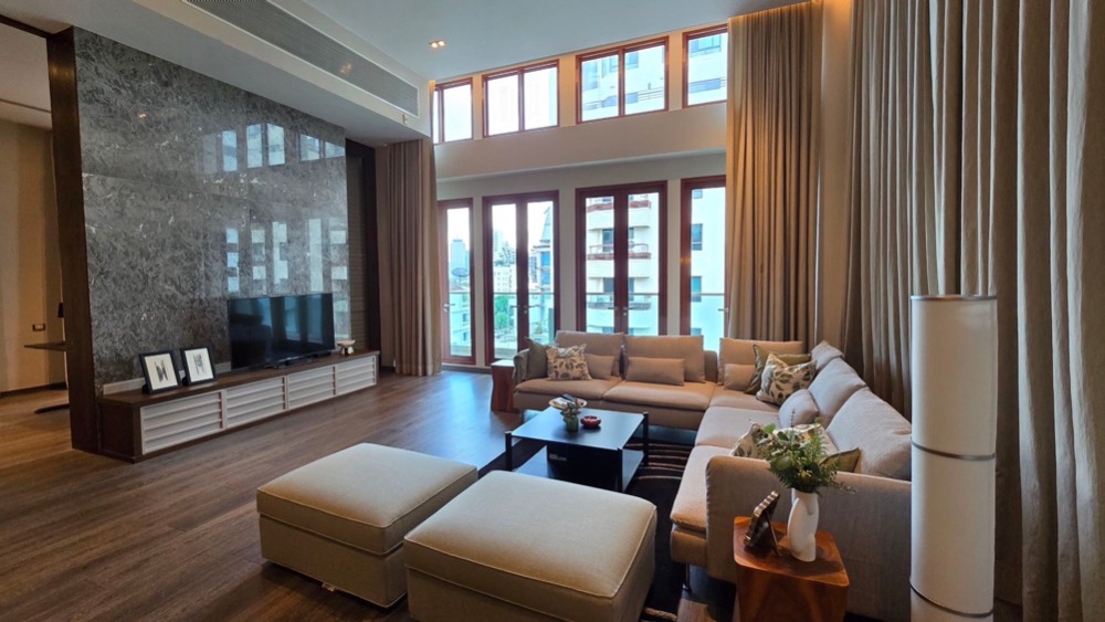 For RentCondoWitthayu, Chidlom, Langsuan, Ploenchit : Urgently for rent, beautiful room!!! Condo The Crest Ruamrudee (BTS Phloen Chit) / 265.83 Sqm./3 bedrooms, 3 bathrooms + 1 maid's room/ Fully furnished, ready to move in/ 150,000 baht/month