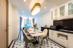 ให้เช่าคอนโดวิทยุ ชิดลม หลังสวน : Noble Ploenchit  for Rent