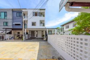 For SaleHouseBangna, Bearing, Lasalle : Renovated house for sale in Bangna, Lasalle, Bearing, Sukhumvit area