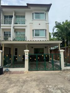 For RentTownhouseBangna, Bearing, Lasalle : Townhouse for rent, Supalai Ville, Bearing Road, air-conditioner, some furniture, 3 bedrooms, 3 bathrooms, rental price 18,000 baht per month