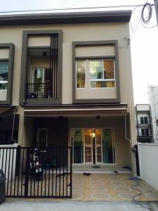 For RentTownhouseLadkrabang, Suwannaphum Airport : For rent: House in the city center, Suan Luang