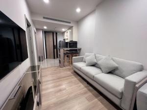 For RentCondoSukhumvit, Asoke, Thonglor : 👑 OKA HAUS Sukhumvit 36👑 Beautiful room for rent, 1 BED 1 BATH 34 sq.m., 33rd floor, decorated, ready to move in.