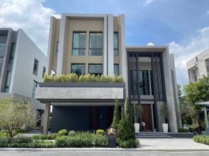 For SaleHousePattanakan, Srinakarin : For sale: Ready-to-move-in model home: Grand Bangkok Boulevard Rama 9 - Krungthep Kreetha