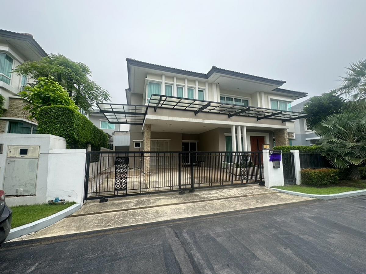 For SaleHousePattanakan, Srinakarin : 📢👇 Selling Grand Bangkok Boulevard Rama 9-Srinakarin, price lower than market price (behind the house there is an extended kitchen for the buyer to renovate some parts)