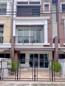 For RentTownhouseKaset Nawamin,Ladplakao : 3-storey townhouse with furniture, beautifully decorated, for rent in Kaset-Nawamin area, near Fashion Island