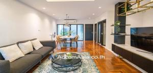 ให้เช่าทาวน์เฮ้าส์/ทาวน์โฮมสุขุมวิท อโศก ทองหล่อ : 2 Bedrooms Townhouse for Rent in Sukhumvit, Bangkok near BTS Thong Lo (AA23160)