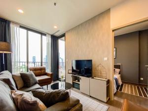 For RentCondoSukhumvit, Asoke, Thonglor : For rent, cheap, 22,000 per month, Oka Haus 1b1b, 35Sqm, fl.16, beautifully decorated, beautiful view