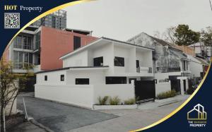 For SaleHousePattanakan, Srinakarin : Very cheap sale, single house for sale in the heart of Pattanakarn 12, size 3 bedrooms, 4 bathrooms, very good location, suitable for living or making an office.