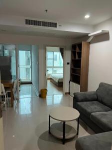 For RentCondoRama9, Petchburi, RCA : Condo for rent Supalai Wellington 2, quiet atmosphere, clean, safe and near Central Rama 9 shopping mall.