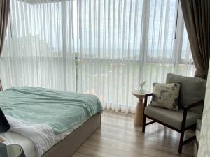 For RentCondoPattaya, Bangsaen, Chonburi : for rent condo andromeda condominium 2 Bed room fully furnished (S03-1883)