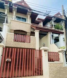 For RentTownhouseOnnut, Udomsuk : For rent 4 story Townhome / Home-office, Near Seacon Square Srinakarin