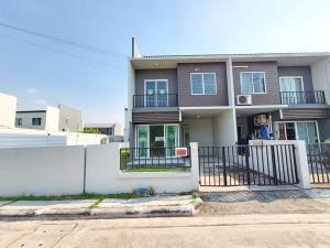 For RentTownhouseNawamin, Ramindra : Corner house 43 sq wa, 3 bedrooms, for rent, 2-storey townhouse Areeya The Colors, Wongwaen-Ramintra, Suea Khlong Nueng 15/Ramintra 109/Ramintra 117/Panya Intra/Hathai Rat, near Fashion Island