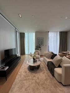 For RentCondoWitthayu, Chidlom, Langsuan, Ploenchit : 👑 28 Chidlom 👑 2 bedrooms, 2 bathrooms, 90 sq m. Corner room, very beautiful layout, well decorated, ready to move in.