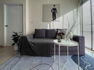 For RentCondoSukhumvit, Asoke, Thonglor : Noble Remix (Sukhumvit 36) 18th floor, size 43 sq m, 1 bed, 1 bath (with bathtub), fully furnished, price 30,000 baht/month Tel. 0992516615