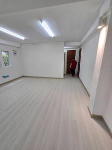 For RentRetailAri,Anusaowaree : *** Urgent! Good location, convenient transportation, space for rent, suitable for business, shops, barbershops, nail salons, in the heart of Bangkok, next to shopping malls ***