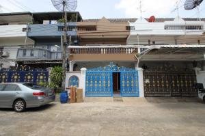 For RentTownhouseThaphra, Talat Phlu, Wutthakat : House for rent, Paradise Villa Village, house size 27 square wah, width 6 meters, house style 3 bedrooms, 3 bathrooms, 1 built-in kitchen, beautifully decorated, with 1 multipurpose room