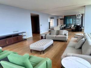 For SaleCondoWitthayu, Chidlom, Langsuan, Ploenchit : LTHC10873–Sindhorn Residence FOR SALE 3 beds 4 baths size 347.36 Sq.m. Near BTS Phloen Chit Station ONLY 110MB