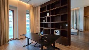 For RentCondoWitthayu, Chidlom, Langsuan, Ploenchit : LTH10881–The Crest Ruamrudee FOR RENT 3 beds 3 baths size 265.83 Sq.m. Near BTS Phloen Chit Station ONLY 150k/month