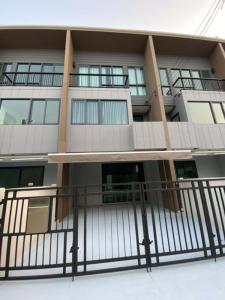 For RentTownhouseRathburana, Suksawat : 3-storey townhouse, beautifully decorated, for rent, Suk Sawat-Pracha Uthit area, near HomePro Suk Sawat, only 1.8 km.