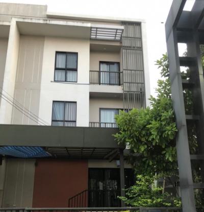 For RentTownhouseMin Buri, Romklao : Townhome for Rent: 3 Bedrooms at Villa Albero, Krungthep Kreetha Soi 15/1 (Corner Unit)