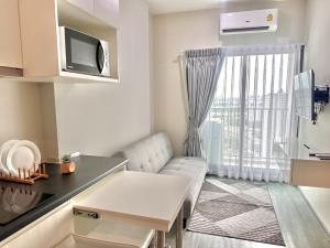 For RentCondoPattanakan, Srinakarin : Condo for rent ✅ Rich Park at Triple Station ✅ Size 29 sq m. 37th floor