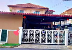 For RentHouseNawamin, Ramindra : For rent: 2-storey detached house, 70 sq m., located on Hathai Rat Road, Sai Mai