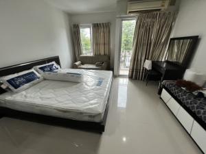 For RentCondoLadkrabang, Suwannaphum Airport : Condo for rent, Iris Wongwaen-On Nut, 1 bedroom, 1 bathroom, 28 square meters